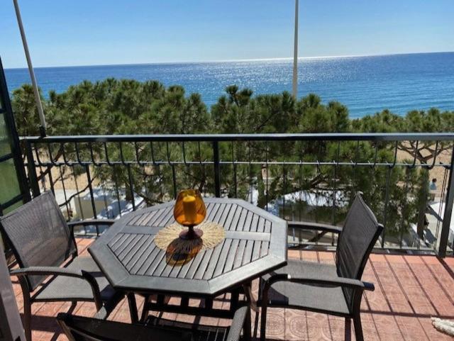 Encantador Piso En Primera Linea De Mar Кастел Пладжа де Аро Екстериор снимка